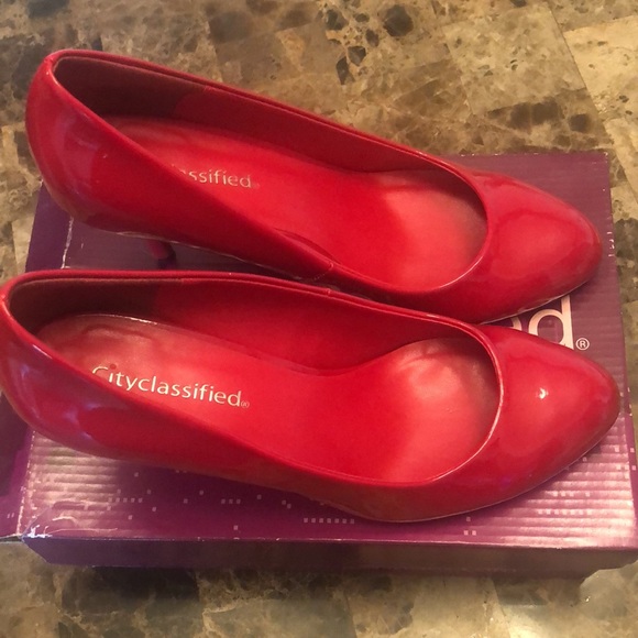 Red heels- worn once - Picture 2 of 3